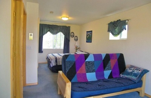 Talkeetna Bed & Breakfast | Grace and Bill's Freedom Hills