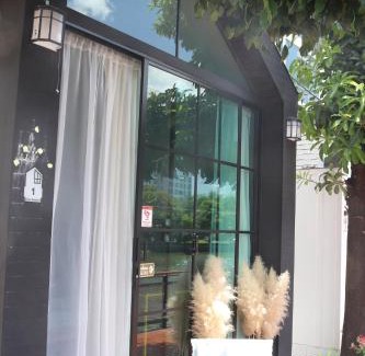 Lat Krabang Hotel | Grace Riverfront