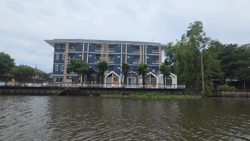 Lat Krabang Hotel | Grace Riverfront