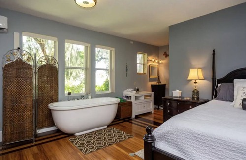 Oakland Apartment | Grace Suite in Central Florida's Historic Gem & wedding venue- The Oakland Manor House