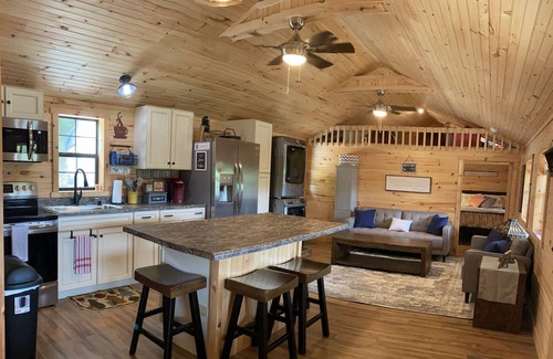 Corinth Cabin | Graceful Glamping - Charis Cabin NEAR Ark Encounter