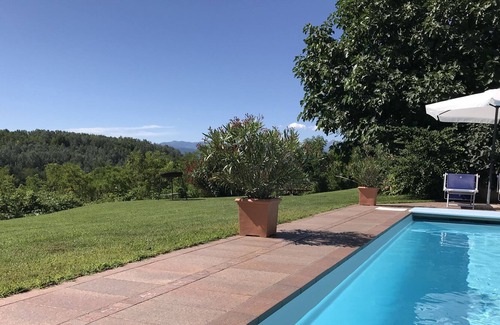 Bastia Mondovi Villa | Graceful Mansion in Bastia Mondovì with Terrace