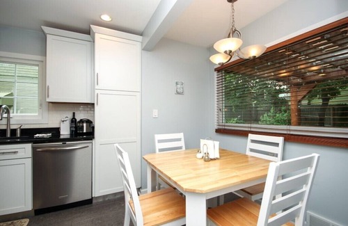 Ann Arbor House | Graduation Home in the heart of beautiful Ann Arbor