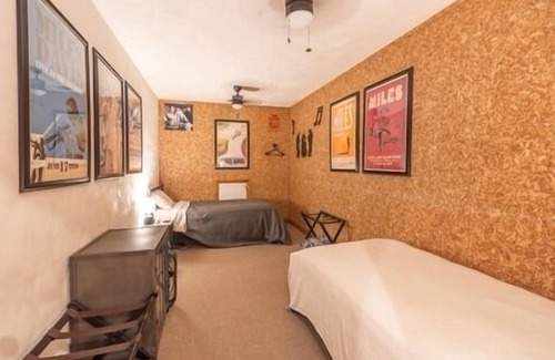 Godfrey Cabin | Grafton Getaway @ Overlook Lodge - an 8,000 sq foot home on 33 acres & sleeps 35