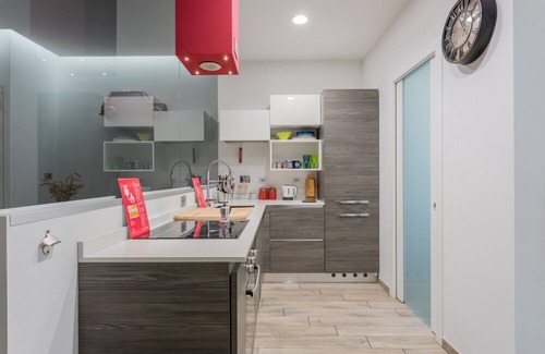 Santa Rita Apartment | Graglia Modern Apartment by Wonderful Italy
