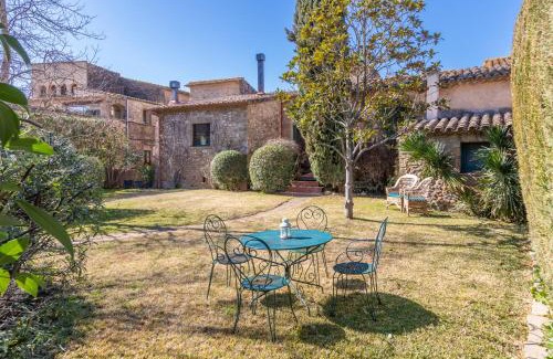 Saus Villa | Gran casa de piedra en Alt Emporda