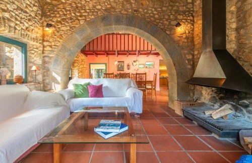 Saus Villa | Gran casa de piedra en Alt Emporda