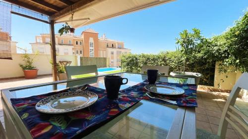 Benagalbon Apartment | Gran Terraza con Vistas al Mar y Piscina