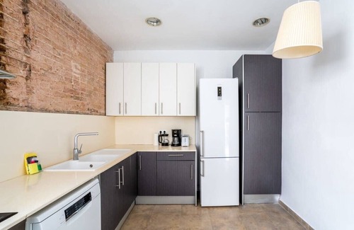 Esquerra de l'Eixample Apartment | Gran Vía Historic Catalan 4BD for Families
