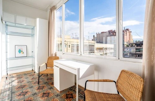Esquerra de l'Eixample Apartment | Gran Vía Historic Catalan 4BD for Families