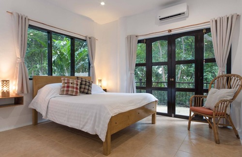 Boljoon Bed & Breakfast | Granada Beach Resort - Adults Only