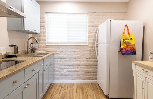 La Cholla Ridge Apartment | Granada Luxurious: Cozy Private Retreat w/Pool