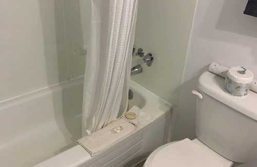Grand Forks Hotel | Granby River Inn Suites