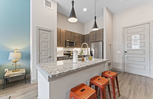 Montopolis Apartment | Grand 1BR luxe suite close to Downtown w/fast WiFi