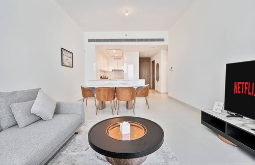 Al Safa Apartment | Grand 3BR APT with Pool, Gym and 2 Parking Spaces