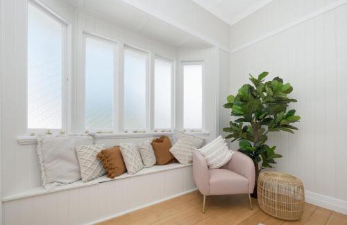 West End House | Grand 4BR Queenslander on Harold Sleeps 7