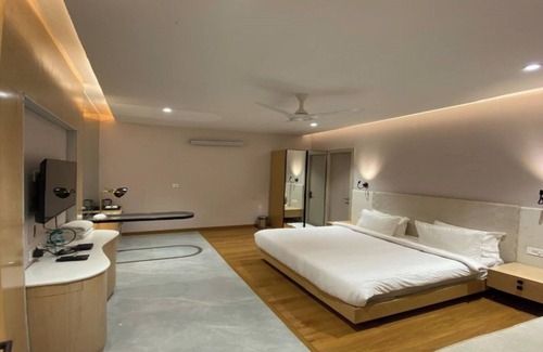 Meerut Hotel | Grand 5 Resort