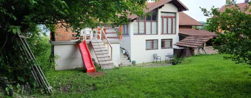 Sarajevo Apartment | Grand AC Residence with Garden & Parking