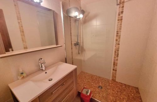 Saint-Michel-de-Chaillol Apartment | Grand appartement pour 12 pers. avec balcon sud, WIFI, parking et proche pistes – St Michel de Chaillol - FR-1-393-11