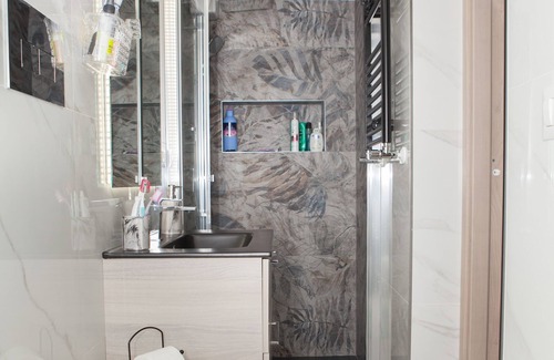 Barletta Apartment | Grand Appartement à 5 Minute a Pied de la Plage Centre Historique et Commerces