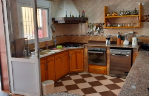 Bir El Djir Apartment | Grand Appartement , 200. m2, au Calme, Bien Situé