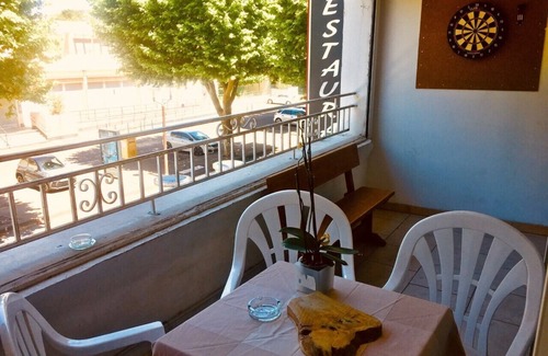 Centre Ville d'Ales Apartment | Grand Appartement en Plein Centre-ville D'alès