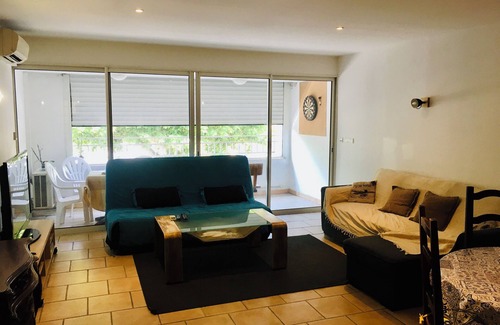 Centre Ville d'Ales Apartment | Grand Appartement en Plein Centre-ville D'alès