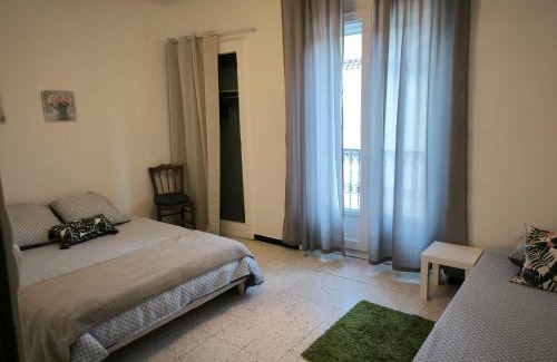 Besseges Apartment | Grand appartement Groupe-famille avec terrasse