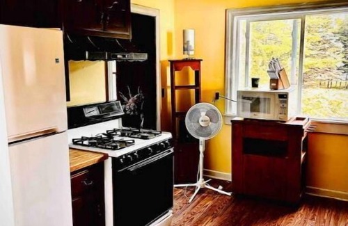 Gulliver House | Grand B&B & Hunter’s Lodge. Spacious & Pet-friendly.