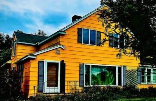 Gulliver House | Grand B&B & Hunter’s Lodge. Spacious & Pet-friendly.