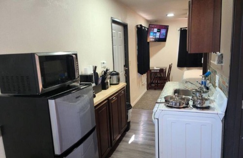 Valle House | Grand Canyon Studio w/Full Kitchen & King Bed