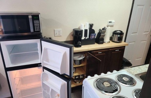 Valle House | Grand Canyon Studio w/Full Kitchen & King Bed