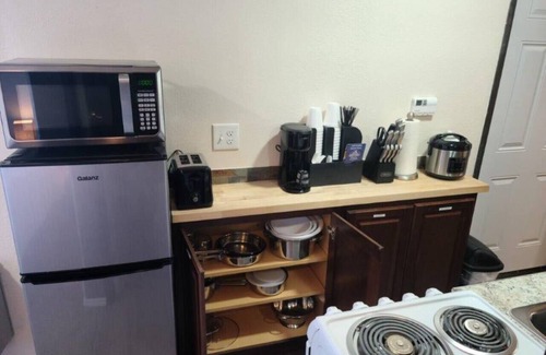 Valle House | Grand Canyon Studio w/Full Kitchen & King Bed