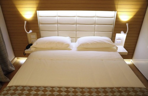 Rocca di Mezzo Hotel | Grand Chalet delle Rocche