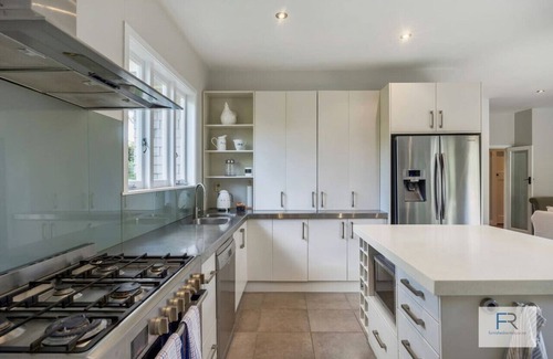 Auckland House | Grand Character Villa in Meadowbank
