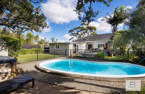 Auckland House | Grand Character Villa in Meadowbank