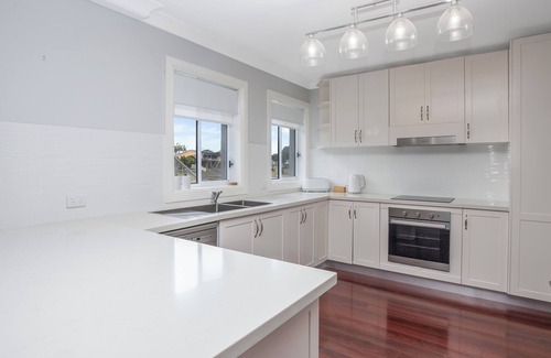 Port Macquarie House | Grand. Entertainer. Waterfront!