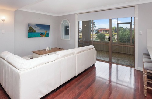 Port Macquarie House | Grand. Entertainer. Waterfront!