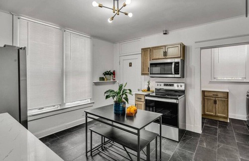 Evansville House | Grand Estates Room 4