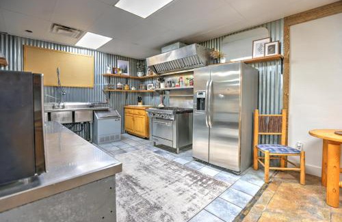 Mount Pleasant House | Grand Family Lodge