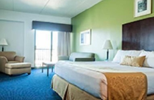 Dubuque Hotel | Grand Harbor Resort and Waterpark