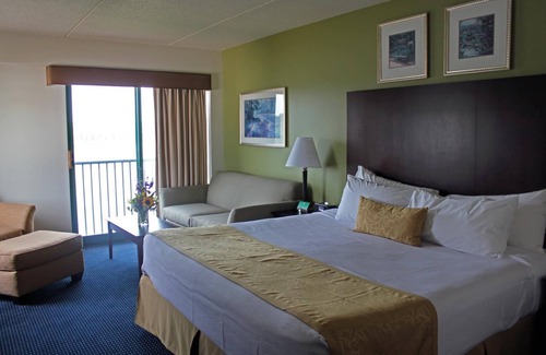 Dubuque Hotel | Grand Harbor Resort and Waterpark