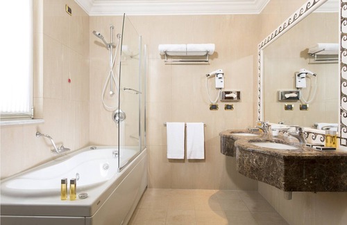 San Marco Evangelista Hotel | Grand Hotel Vanvitelli