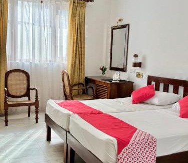 Sirimalwatta Hotel | Grand Kandy Villa