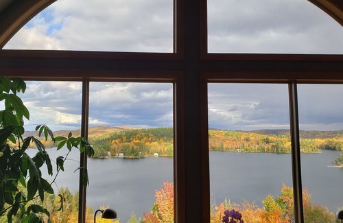 Val-des-Monts House | Grand Lake Paradise - LAKE VIEW EXCECUTIVE RETREAT