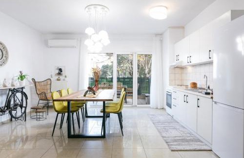 Serres Apartment | Grand Lux Apartment