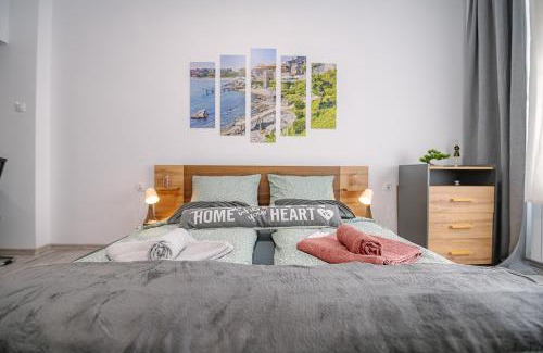 Sofia City Center Apartment | Grand Luxury Condo by NDK and National Stadium with Free Security Parking