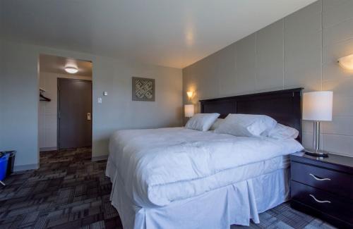 Hythe Hotel | Grand Marshal Inn