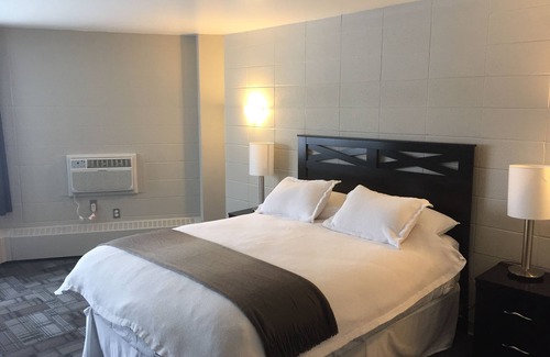 Hythe Hotel | Grand Marshal Inn