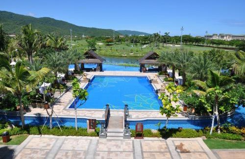 Jiyang Resort | Grand Metropark Villa Resort Sanya Yalong Bay - Beach shuttle and Singer performance